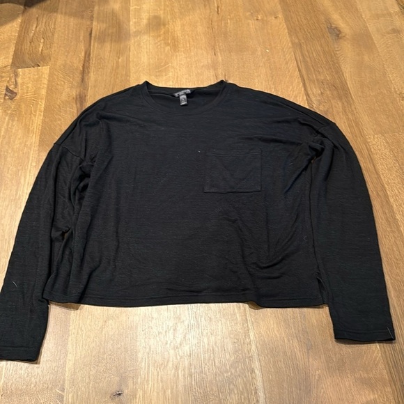 Banana Republic Women’s Longsleeve Tee Size Medium - Picture 1 of 3